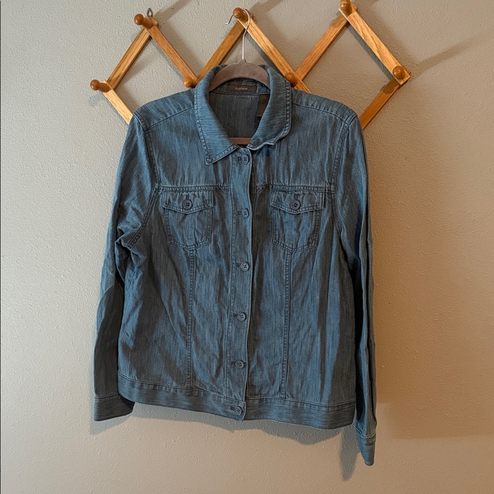 Liz Claiborne Blue Chambray Light Weight Coat